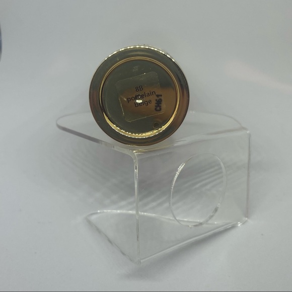 Tarte's full-coverage Face Tape Foundation - Porcelain beige (8B) - Picture 3 of 3